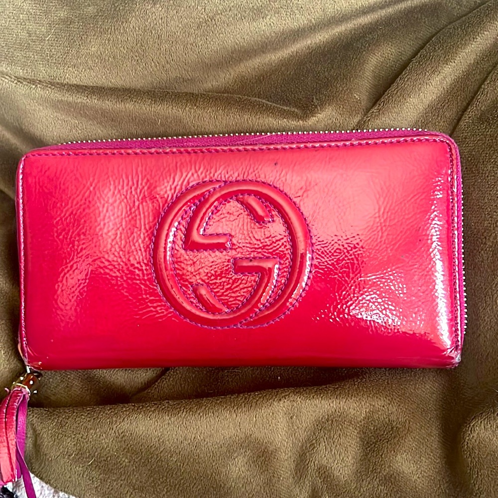 Gucci patient leather long wallet with zipper